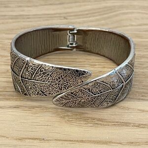 Silver tone Leaf Pattern Cuff Bracelet nature bangle adjustable jewelry bracelet